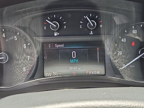 Used 2021 Buick Encore Preferred w/ Safety Package image 29