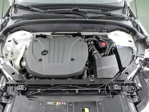 Certified 2023 Volvo XC60 B5 Ultimate w/ Climate Package image 26