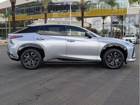 New 2026 Lexus RZ 450e 350e PREMIUM image 4