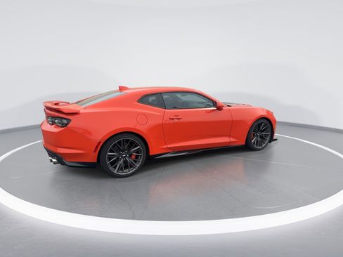 Used 2019 Chevrolet Camaro ZL1 image 9