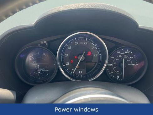 Used 2017 FIAT 124 Spider Classica RWD image 11