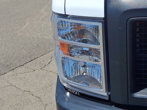 Used 2024 Ford E-450 and Econoline 450 Super Duty RWD image 28