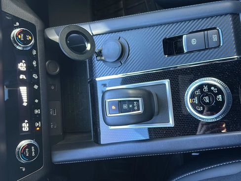 Used 2024 Mitsubishi Outlander SE Black Edition image 13