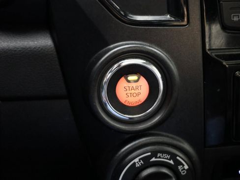 Used 2022 Nissan Titan PRO-4X w/ Pro-4x Convenience Package image 20