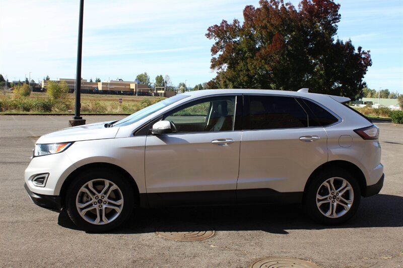 Used 2017 Ford Edge Titanium w/ Technology Package AWD/4WD image 7