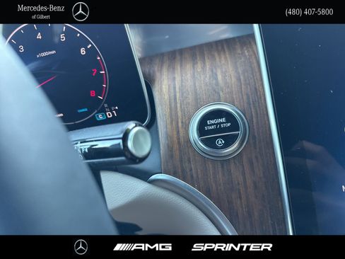 Certified 2025 Mercedes-Benz GLC 300 image 27