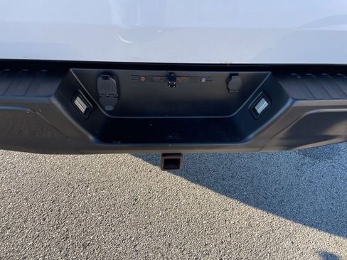 Used 2017 Ford F150 XL w/ Equipment Group 101A Mid image 9