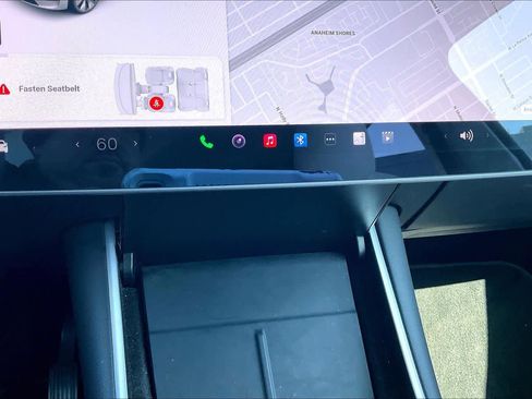 Used 2021 Tesla Model Y Long Range image 33