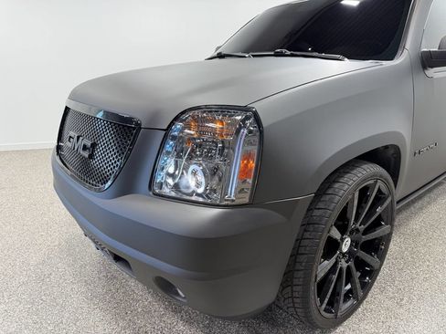 Used 2013 GMC Yukon Denali AWD/4WD image 4