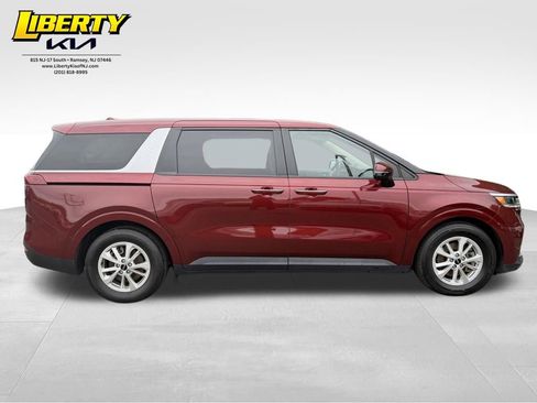 Used 2024 Kia Carnival LX FWD image 8