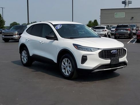 Certified 2025 Ford Escape Active AWD/4WD image 2