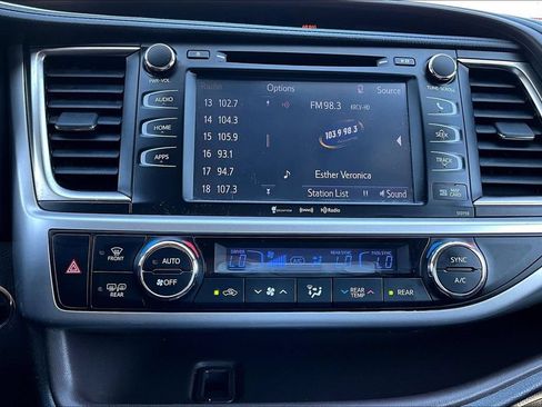 Used 2016 Toyota Highlander XLE FWD image 17