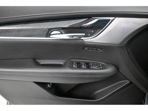 Used 2020 Cadillac XT6 Premium Luxury image 31