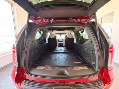 New 2026 Chevrolet Suburban Premier AWD/4WD image 32