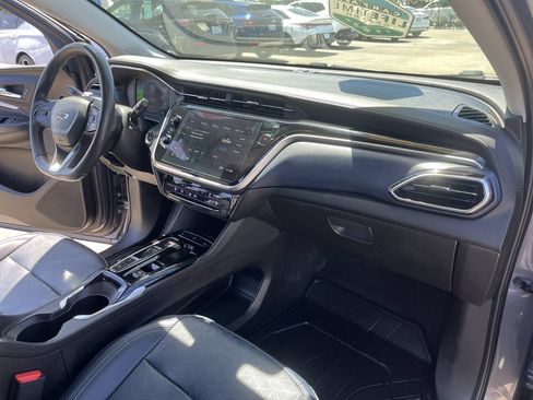 Used 2023 Chevrolet Bolt EUV Premier FWD image 25