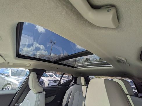New 2026 Volvo XC40 B5 Plus w/ Protection Package Premier AWD/4WD image 21