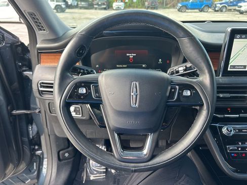 Used 2022 Lincoln Corsair Reserve w/ Equipment Group 201A image 16