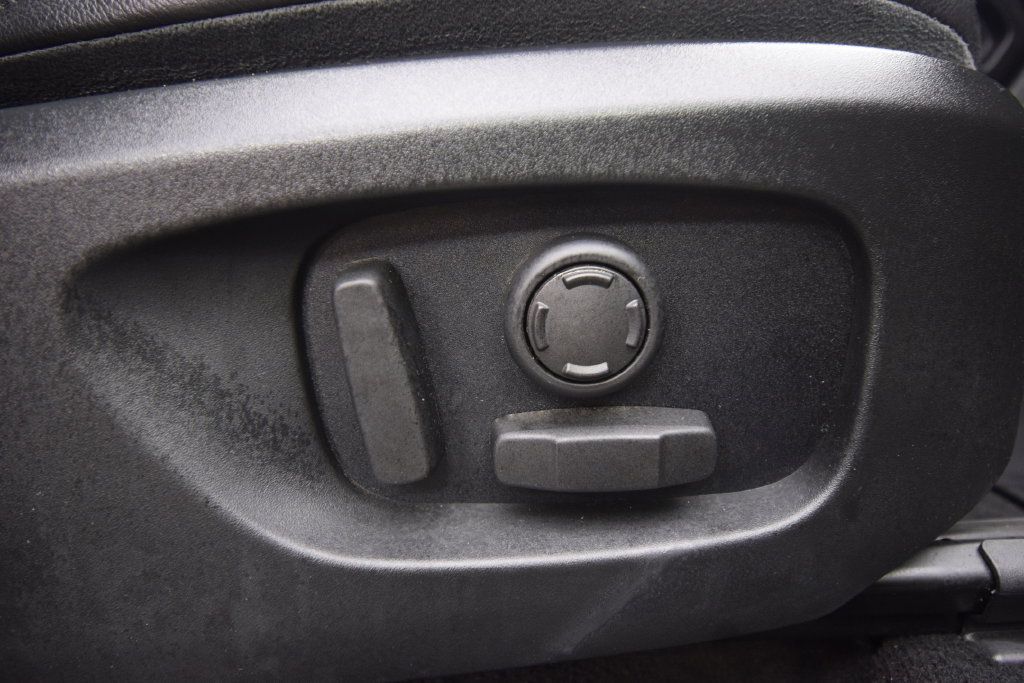 Used 2019 Land Rover Discovery Sport HSE AWD/4WD image 22