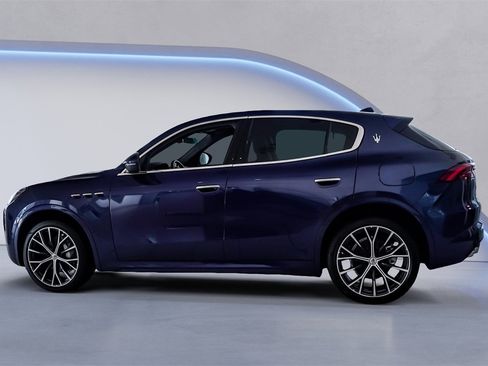 New 2025 Maserati Grecale GT image 5