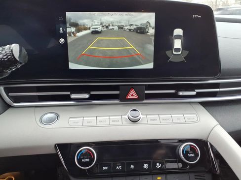 Used 2023 Hyundai Elantra Limited image 33