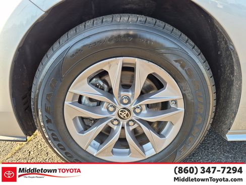 Used 2022 Toyota Sienna LE AWD/4WD image 9