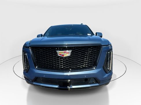 Used 2026 Cadillac Escalade Platinum Sport w/ LPO, Floor Liner Package RWD image 3