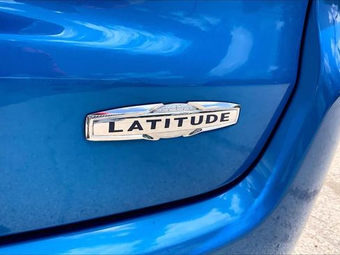 Used 2022 Jeep Compass Latitude FWD image 30