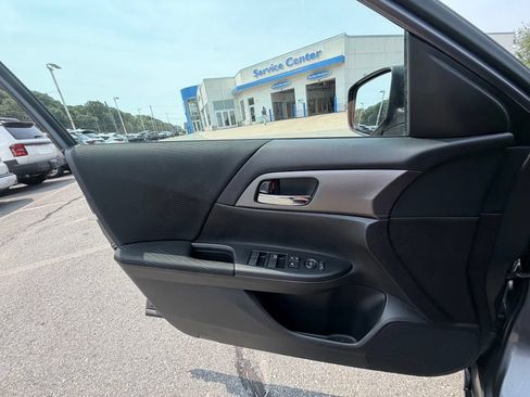 Used 2014 Honda Accord LX image 26
