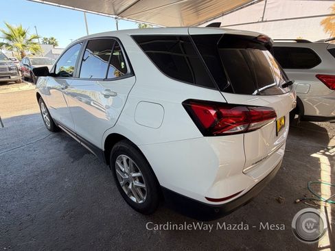 Used 2022 Chevrolet Equinox LS image 3