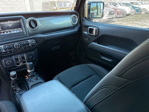 Used 2021 Jeep Gladiator Overland w/ Safety Group image 25
