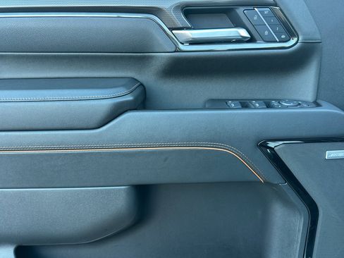 Used 2025 GMC Sierra 2500 AT4 w/ AT4 Premium Plus Package image 10