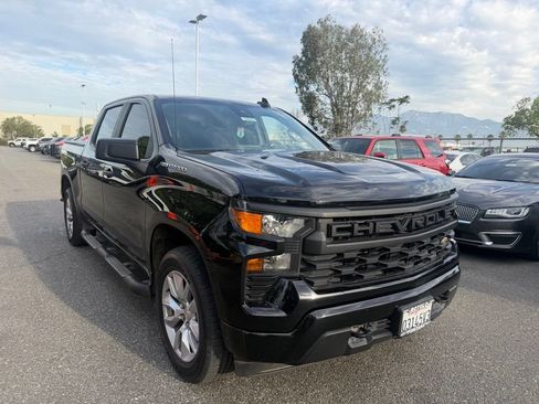 Used 2023 Chevrolet Silverado 1500 Custom AWD/4WD image 2