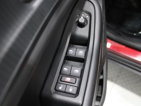 Used 2023 Jeep Grand Cherokee Laredo AWD/4WD image 40