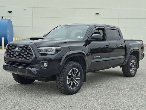 Used 2021 Toyota Tacoma TRD Sport w/ Technology Package AWD/4WD image 6