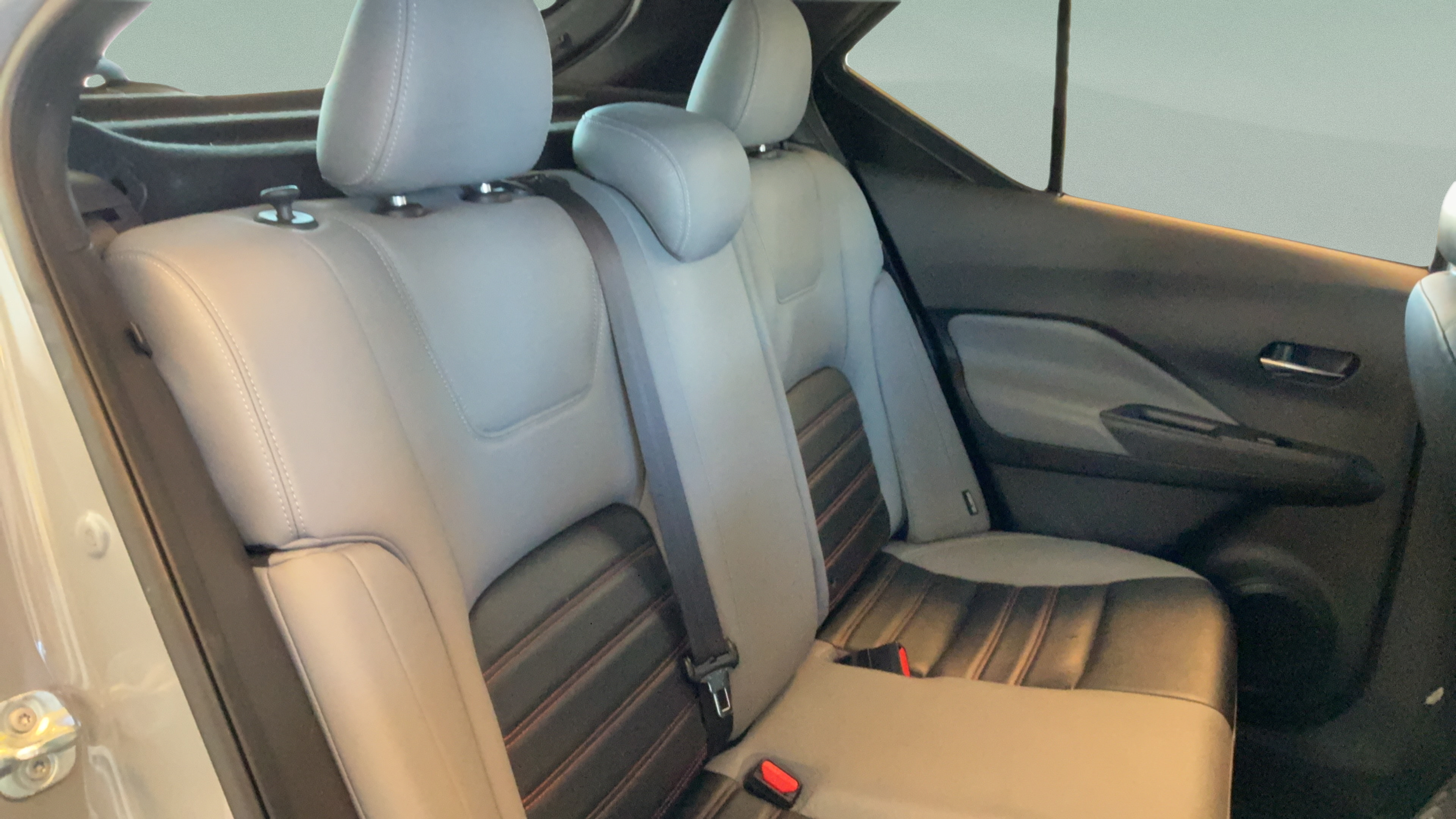 Used 2021 Nissan Kicks SR w/ SR Premium Package FWD image 25