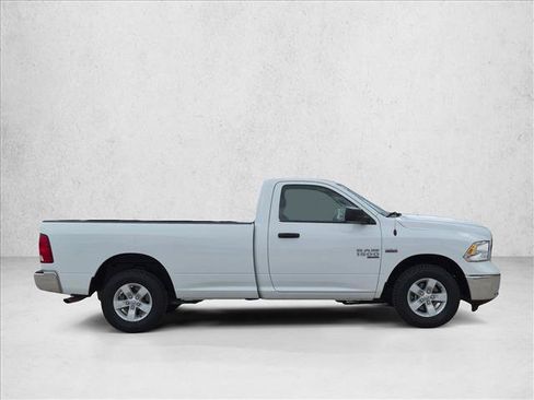 Used 2022 RAM 1500 Classic SLT AWD/4WD image 4