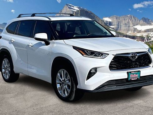 Used 2023 Toyota Highlander Limited AWD/4WD image 12