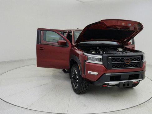 Used 2022 Nissan Frontier PRO-4X w/ Technology Package image 12