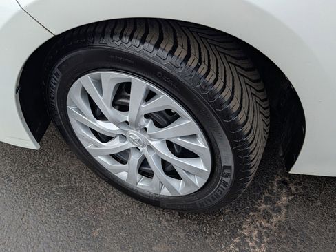 Used 2018 Toyota Corolla LE image 14