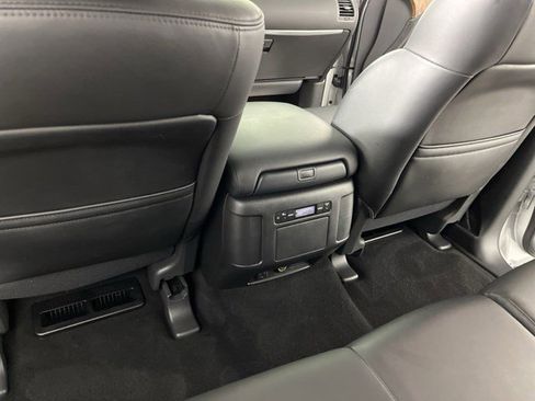 Used 2024 Nissan Armada SL image 41