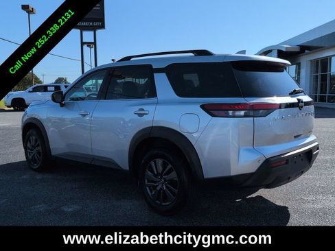 Used 2022 Nissan Pathfinder SV AWD/4WD image 6