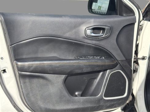 Used 2018 Jeep Compass Latitude AWD/4WD image 37