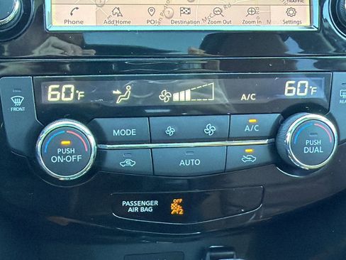 Used 2018 Nissan Rogue SL w/ Premium Package image 28