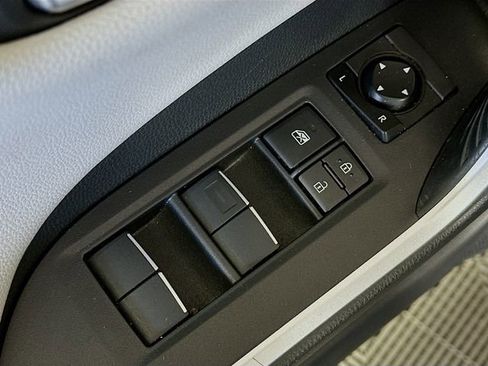 Used 2020 Toyota RAV4 Limited image 19