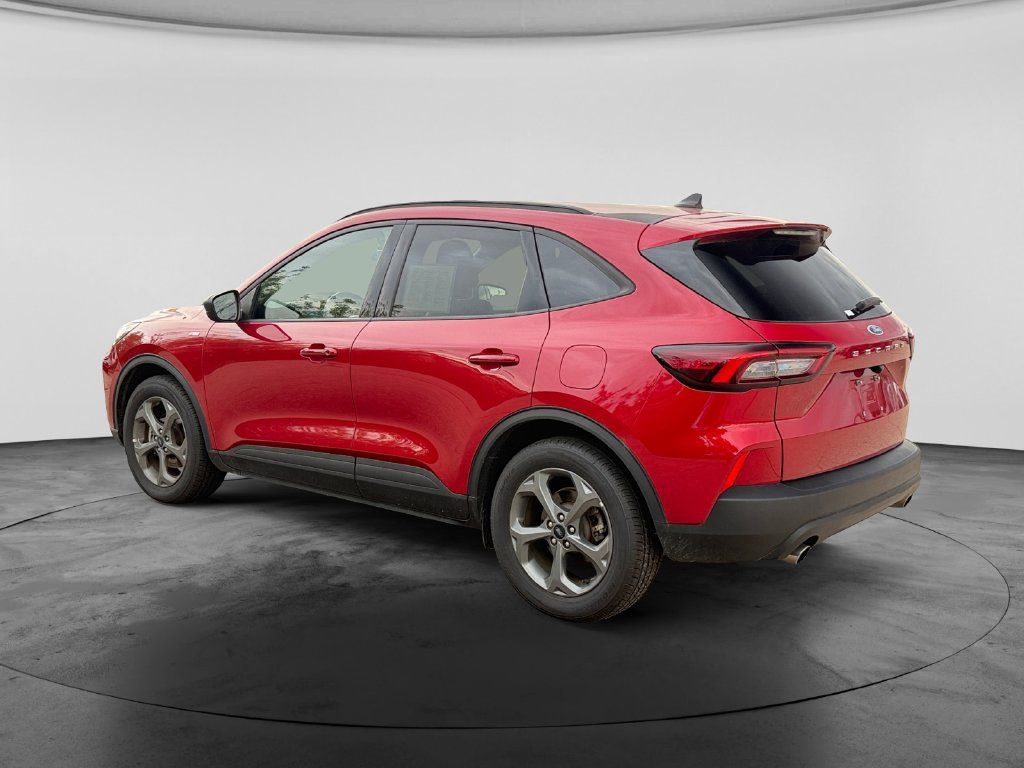 Used 2025 Ford Escape ST-Line FWD image 6
