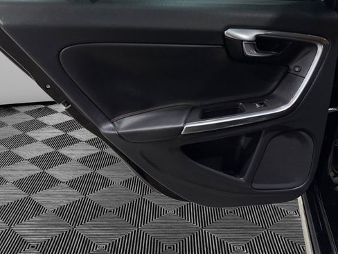 Used 2015 Volvo V60 T5 Cross Country Platinum w/ Protection Package image 20