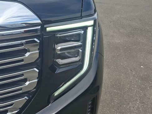 Used 2025 GMC Sierra 1500 Denali w/ Denali Reserve Package AWD/4WD image 35