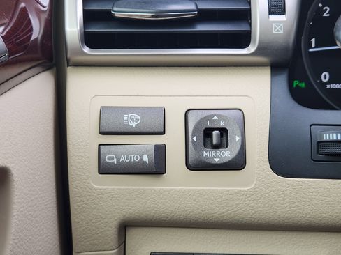 Used 2014 Lexus LX 570 4WD image 28