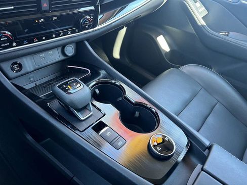 Certified 2024 Nissan Rogue SL w/ SL Premium Package image 28