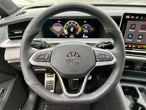 New 2026 Volkswagen Tiguan SE R-Line image 29